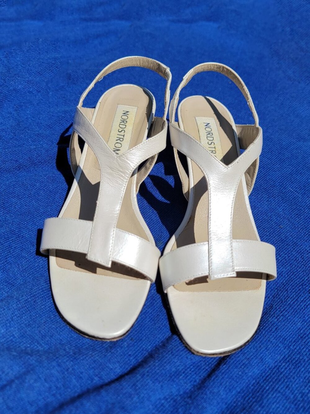 ✩₊˚.⋆ Nordstrom vintage 60s 70s t bar strappy pearlescent kitten heel sandals ☾⋆